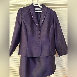 Tahari Dark Purple Size 8 Skirt Suit